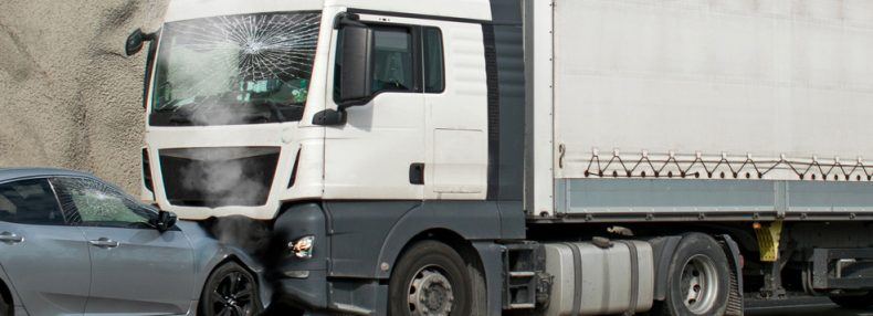 image for Todo lo que debes saber sobre las causas de los accidentes de camiones | Abogado de accidente de camion