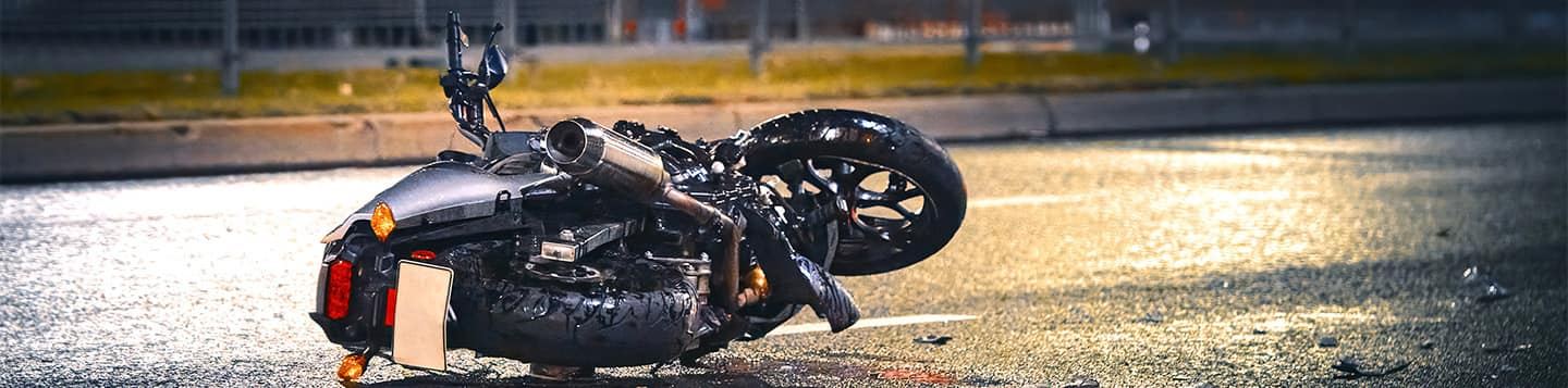 Consejos para evitar accidentes de moto de noche